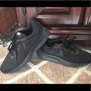 WOMEN’S Black Nike Featherlite Running Shoes
